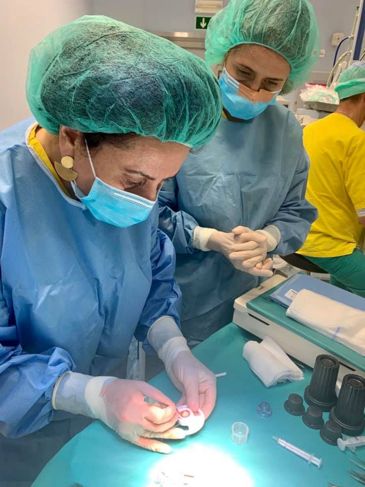 Professora Maria João Quadrado realiza transplantes de córnea no Funchal